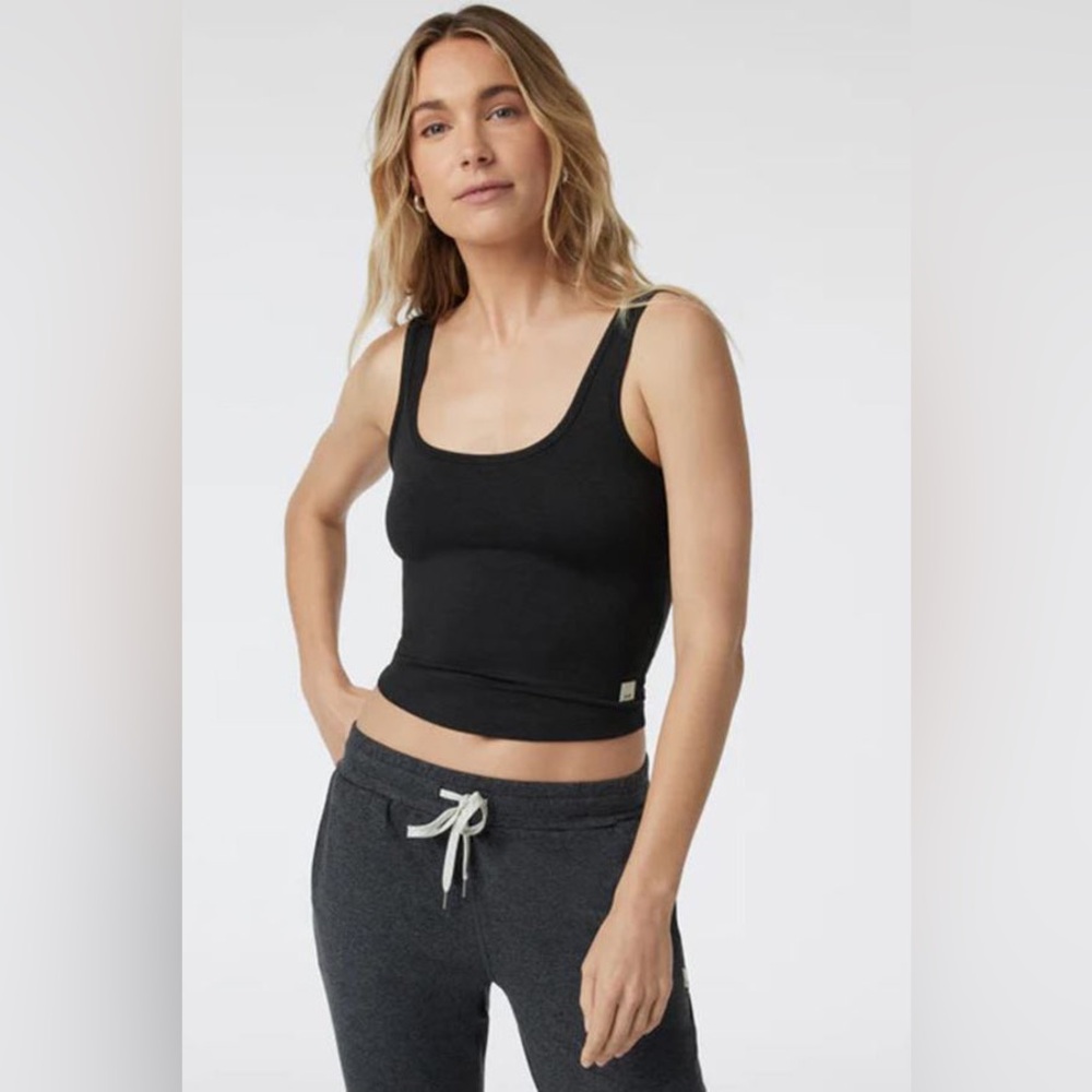 Vuori Black Ribbed Scoop Tank